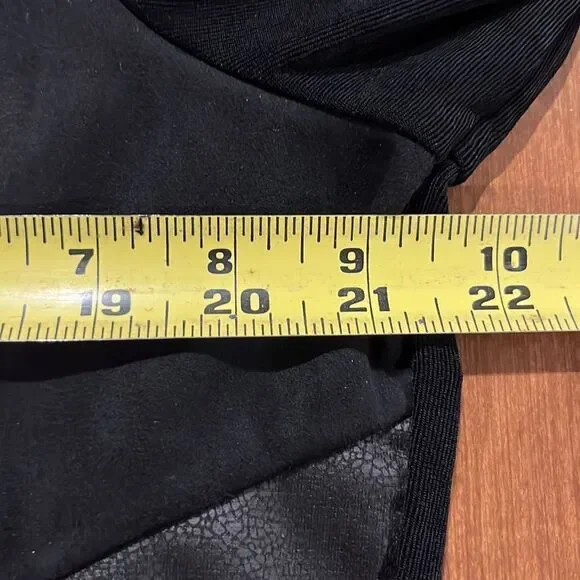 NWT Chico’s Travelers Collection Mixed Media Top size 2 (US 12-14) - Picture 7 of 8